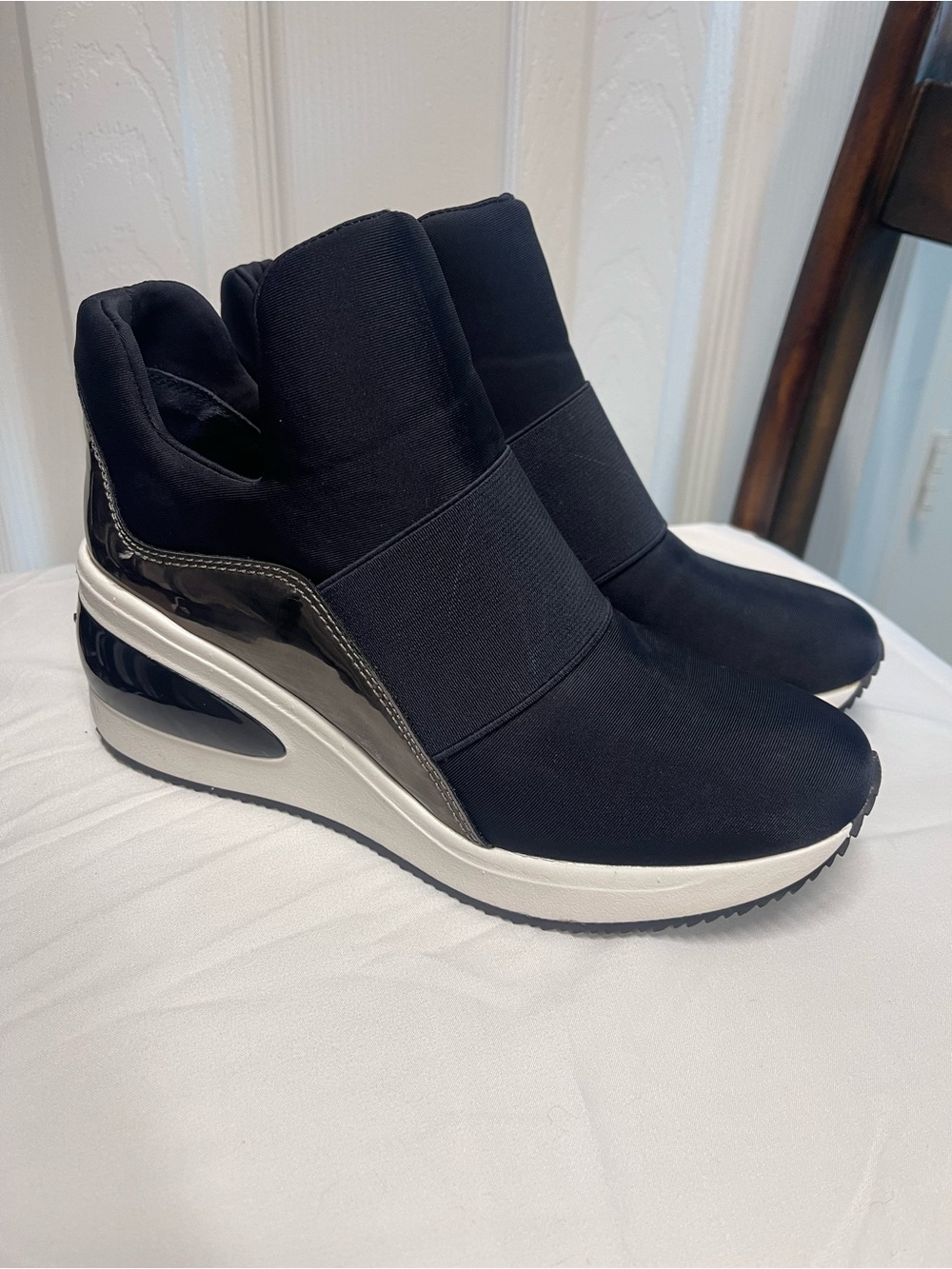 DKNY Black Slip-On Wedge Sneakers with White Platform Size 7